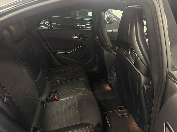 Mercedes-Benz CLA45 11 of 16