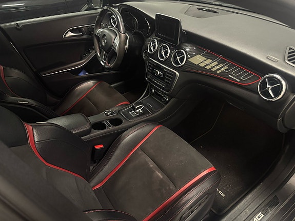 Mercedes-Benz CLA45 12 of 16