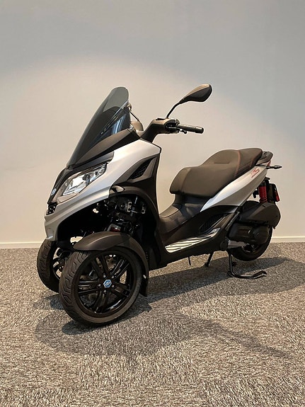 Piaggio MP3 300