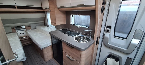 Knaus 460 EU "Golvvärme" 4 of 6