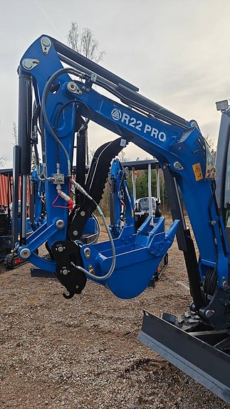 Minigrävare Rippa R22 PRO 2,5 ton med redskapspaket. 8 of 12