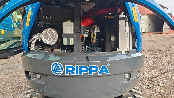 Minigrävare Rippa R22 PRO 2,5 ton med redskapspaket. 11 of 12