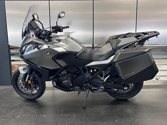 Honda NT1100 DCT  Demo 4 of 5