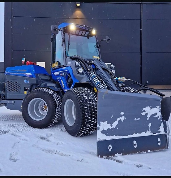 Maskiner för vintern uthyres Snöröjning