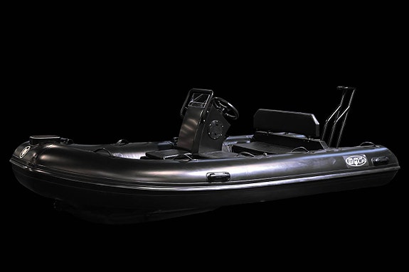 JUBILEUMSPRIS  BlackWolf DLX 390 Mercury F30 EFI 5 of 5
