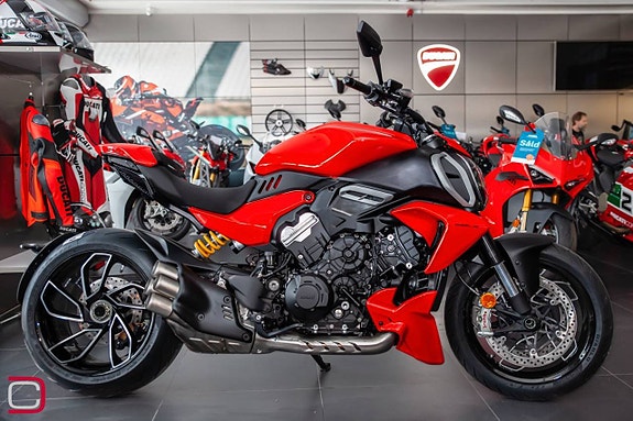 Ducati Diavel V4 *Black Friday!*