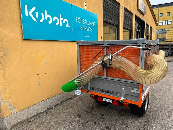 Foresteel FT 1600 Komplett lövsugvagn. HONDA 20 hk 5 of 7