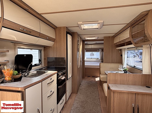 LMC 695 VIP Queenbed ALDE 7 of 14