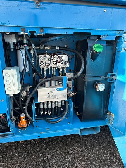Genie GS4069 RT - Saxlift Diesel 14 meter 8 of 10