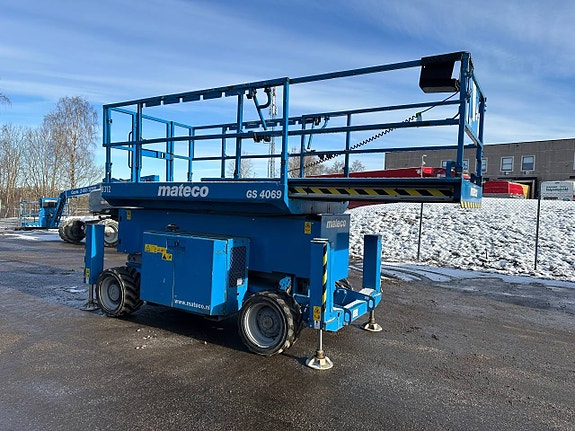 Genie GS4069 RT - Saxlift Diesel 14 meter 2 of 5