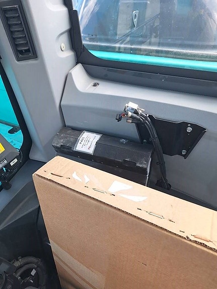 Kobelco SK 140 SR LC - 7, UTHYRES 11 of 15