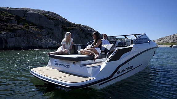 Grandezza 25 S - 2025 med MCM 6,2 L 350 V8 3 of 5