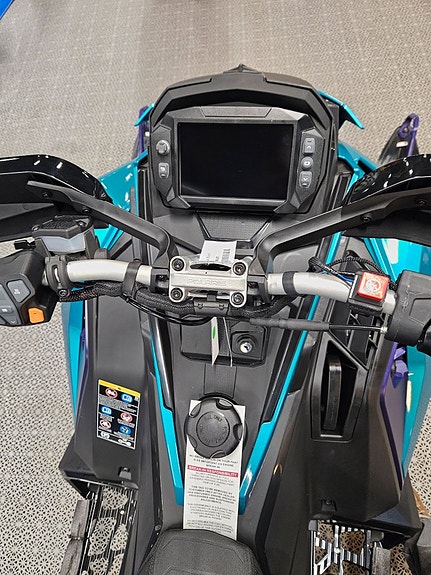Polaris Boost Switchback Assault CRAZY DEAL ABRIS Köp ONLINE 8 of 9