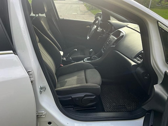 Opel Astra 11 of 24