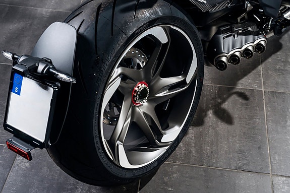 Ducati Diavel V4 for Bentley Limited Edition 204/500 13 of 19