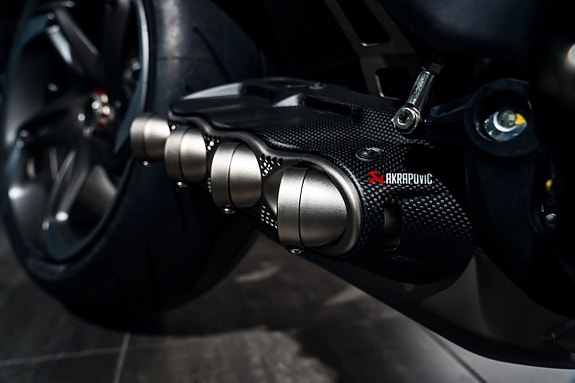 Ducati Diavel V4 for Bentley Limited Edition 204/500 12 of 19