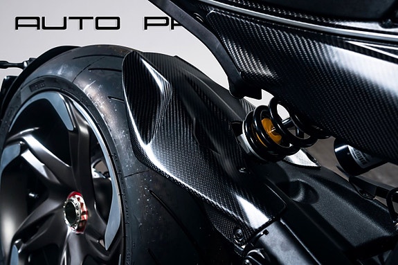 Ducati Diavel V4 for Bentley Limited Edition 204/500 7 of 19