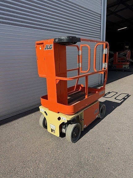 JLG 1230 pelarlift -  Begagnad