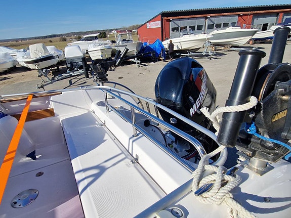 Galeon 630 WA-07 Mercury F115ELPT EFI-07 9 of 11