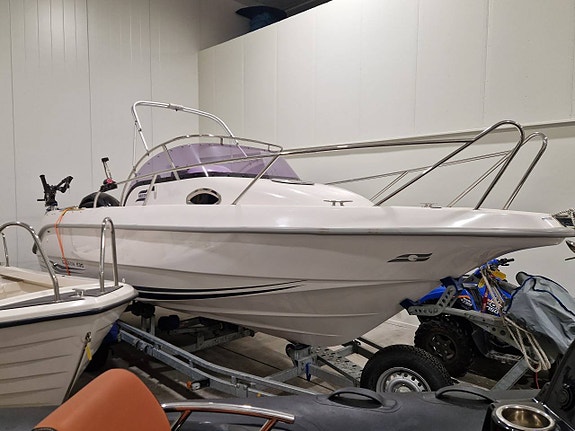 Galeon 630 WA-07 Mercury F115ELPT EFI-07 2 of 11