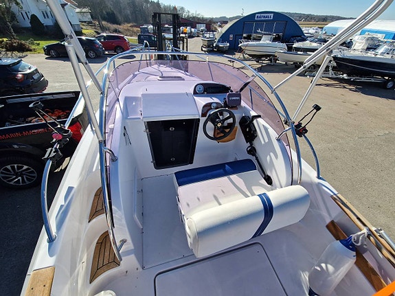 Galeon 630 WA-07 Mercury F115ELPT EFI-07 10 of 11