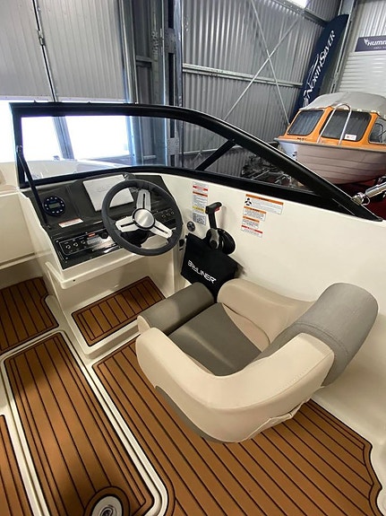 Bayliner VR4 + Mercruiser 200HK - spara 30.000kr 4 of 5