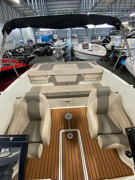 Bayliner VR4 + Mercruiser 200HK - spara 30.000kr 5 of 5