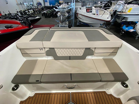 Bayliner VR4 + Mercruiser 200HK - spara 30.000kr 3 of 5