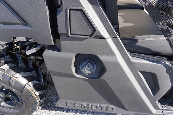 CFMOTO UFORCE 600 4X4 Servo Traktor A el B reggad 27 of 28