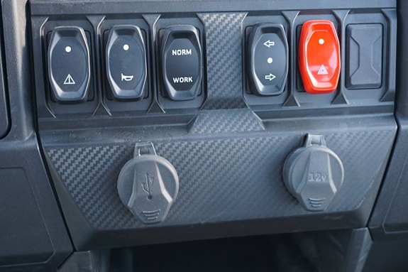 CFMOTO UFORCE 600 4X4 Servo Traktor A el B reggad 12 of 28