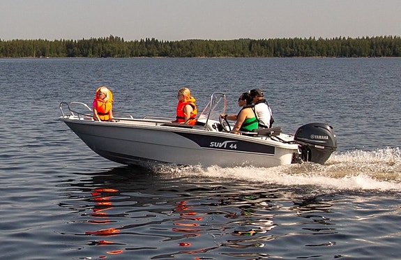 Motorbåt Suvi 44