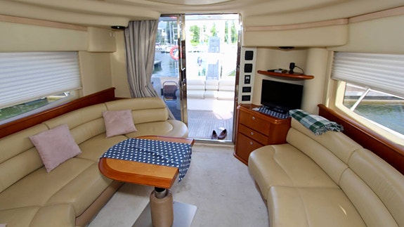 Azimut 42 Evo  2009  Finland 7 of 12