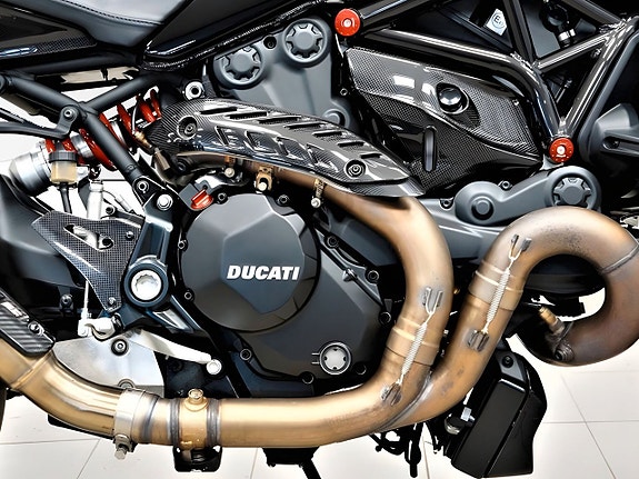 Ducati Monster 1200R Välutr. med kolfiber och SC-Project 4 of 5