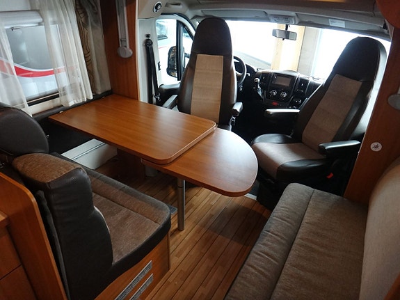 Knaus 700 "Queensbed " Alde " Taksäng" 14 of 26