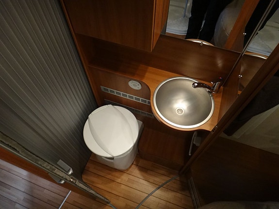 Knaus 700 "Queensbed " Alde " Taksäng" 5 of 26