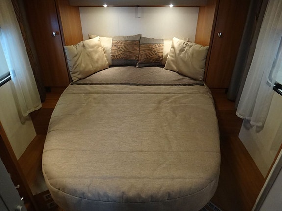 Knaus 700 "Queensbed " Alde " Taksäng" 8 of 26