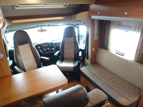 Knaus 700 "Queensbed " Alde " Taksäng" 15 of 26