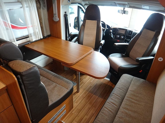 Knaus 700 "Queensbed " Alde " Taksäng" 2 of 26
