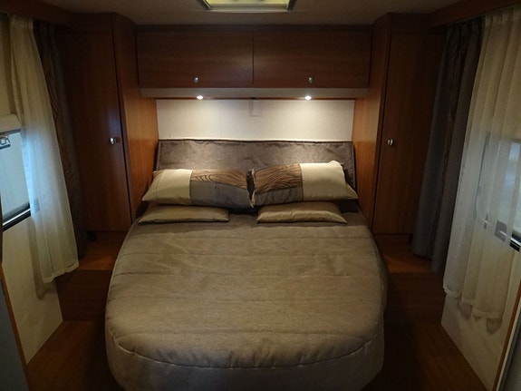 Knaus 700 "Queensbed " Alde " Taksäng" 9 of 26