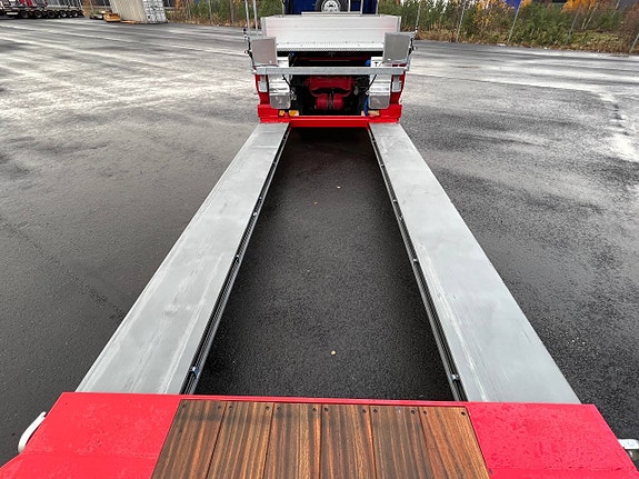 MAX510 , 2-axlad låglastande , maskintrailer , pendelaxlar 10 of 12
