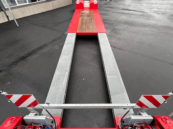 MAX510 , 2-axlad låglastande , maskintrailer , pendelaxlar 8 of 12