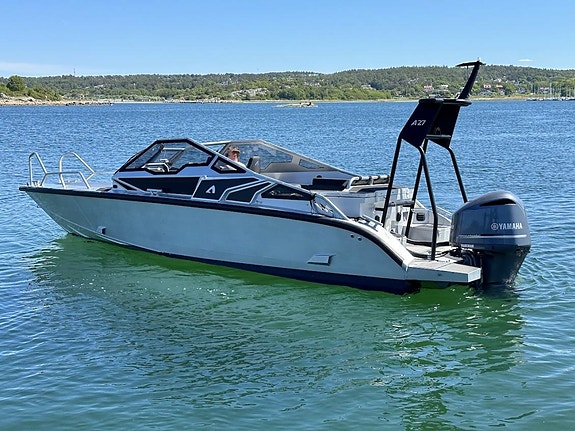 Anytec A27 (2020) med Yamaha F300