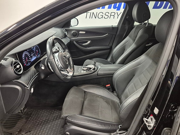 Mercedes-Benz E300 de 2 of 11