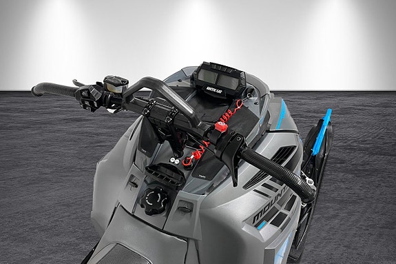 Arctic Cat M8000 ALPHA 4 of 5