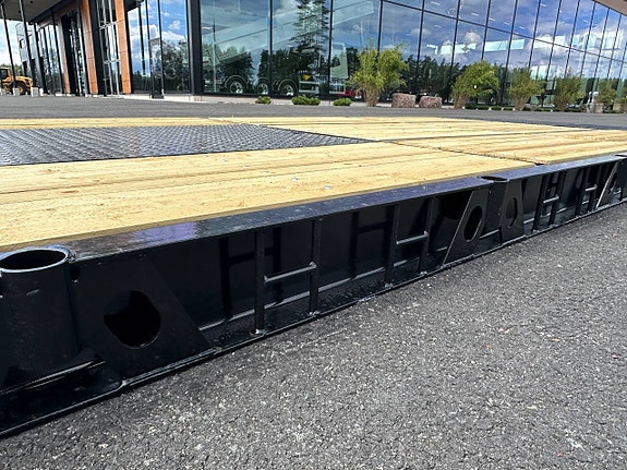 Hakarps - Maskinflak med 63mm stegar och sandwich ramp 10 of 12
