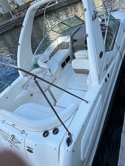 Sea Ray 260/275 Sundancer 4 of 10