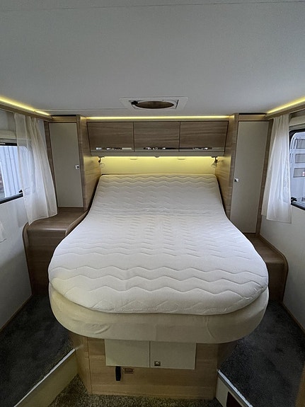 Adria Coral S 690SC 3500kg Queenbed Maxxfan Toppskick! 13 of 21