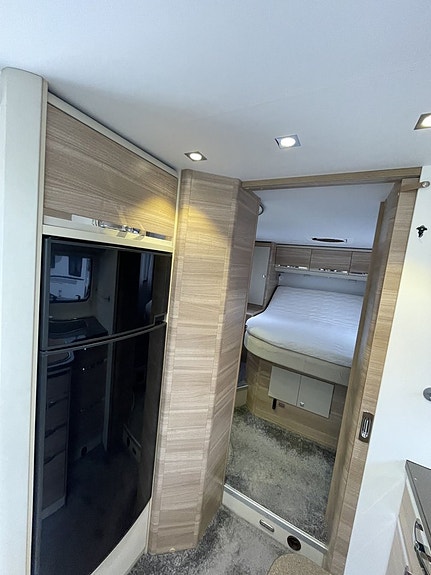 Adria Coral S 690SC 3500kg Queenbed Maxxfan Toppskick! 8 of 21