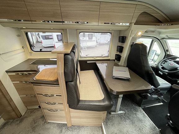 Adria Coral S 690SC 3500kg Queenbed Maxxfan Toppskick! 3 of 21