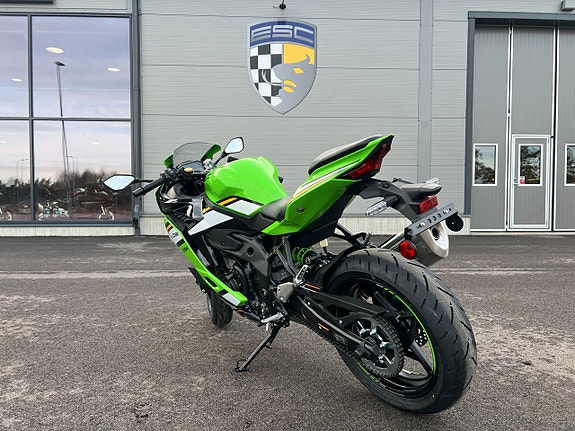 Kawasaki ZX-4RR - Köp Online 4 of 6
